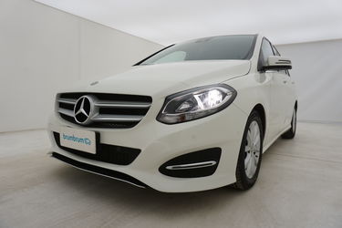Mercedes Classe B Da un'altra prospettiva Mercedes Classe B Da un'altra prospettiva