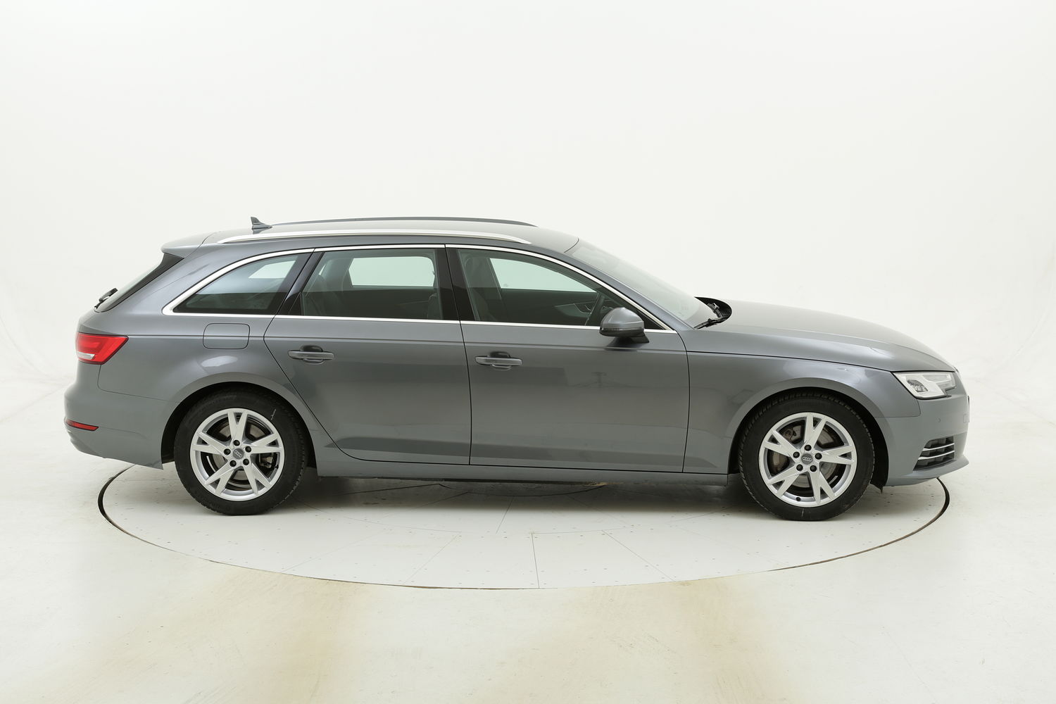 Audi A4 Avant Business s-tronic usata del 2017 con 68.218 km
