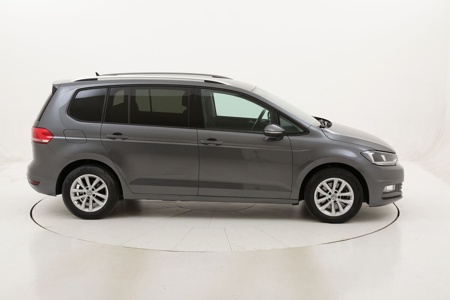 Volkswagen Touran Business DSG usata del 2017 con 94.444 km