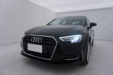 Visione frontale di Audi A3