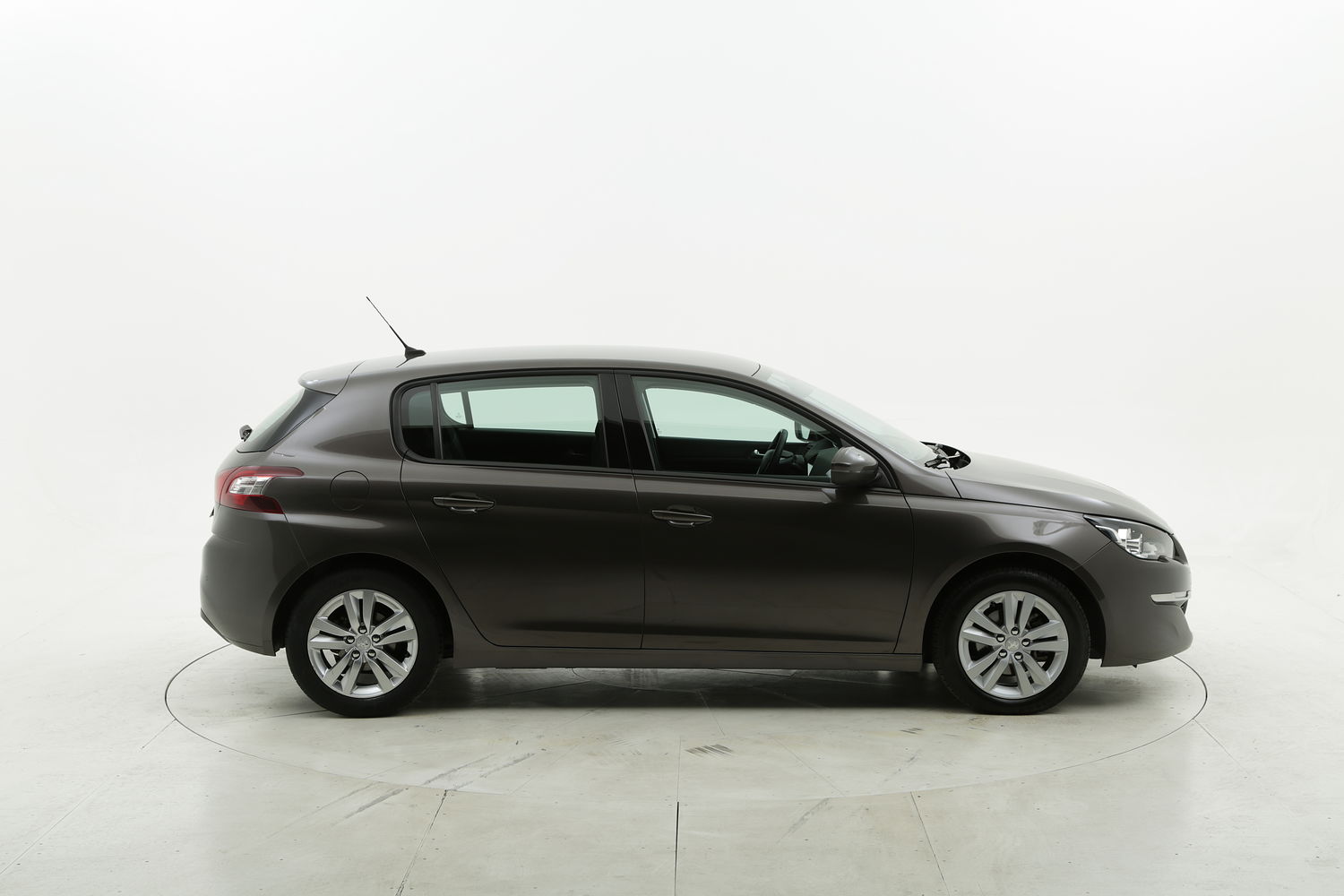 Peugeot 308 usata del 2014 con 100.299 km