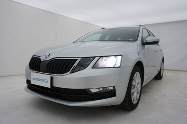Skoda Octavia Da un'altra prospettiva Skoda Octavia Da un'altra prospettiva