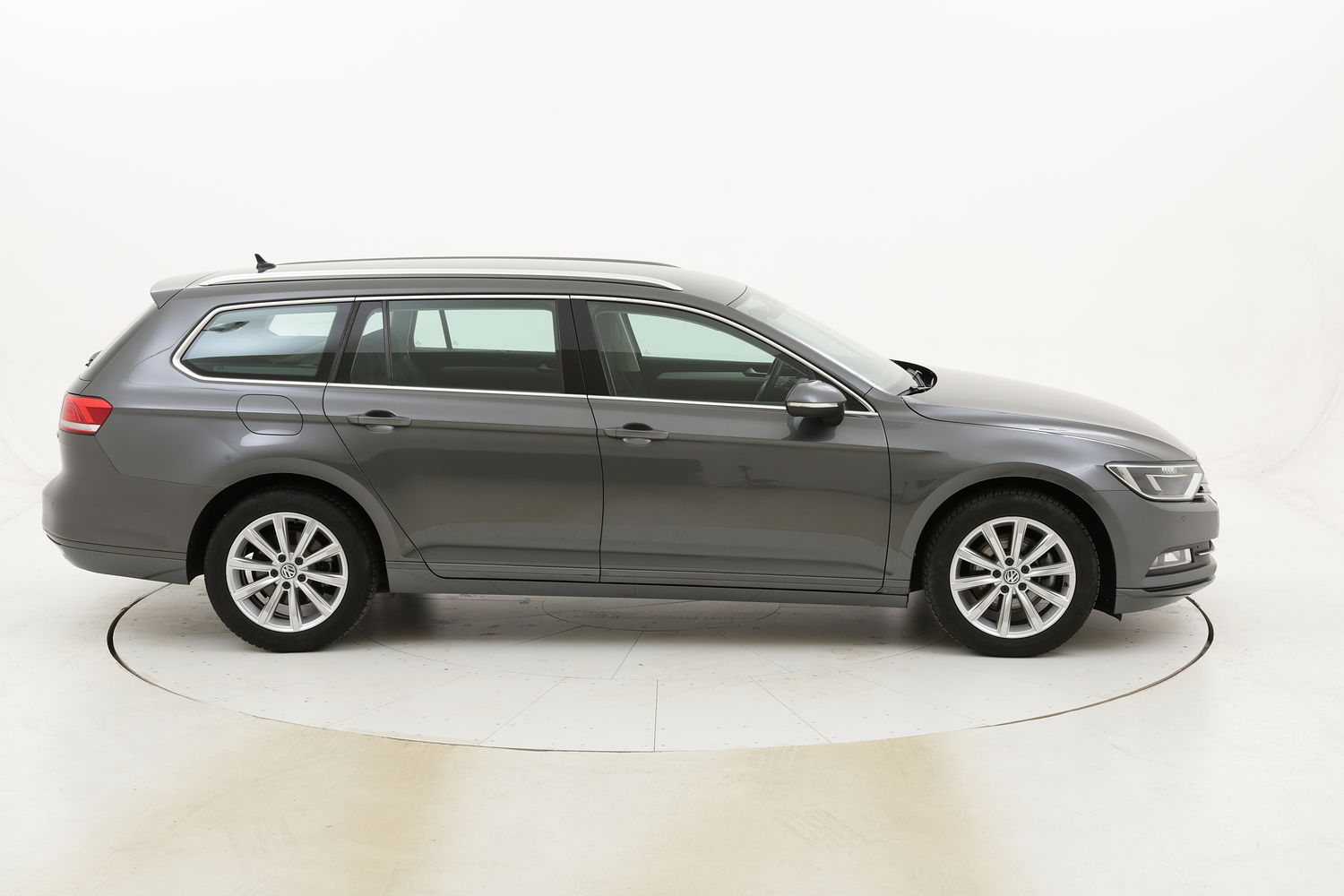 Volkswagen Passat Variant Business DSG usata del 2016 con 119.813 km