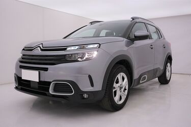 Visione frontale di Citroen C5 Aircross