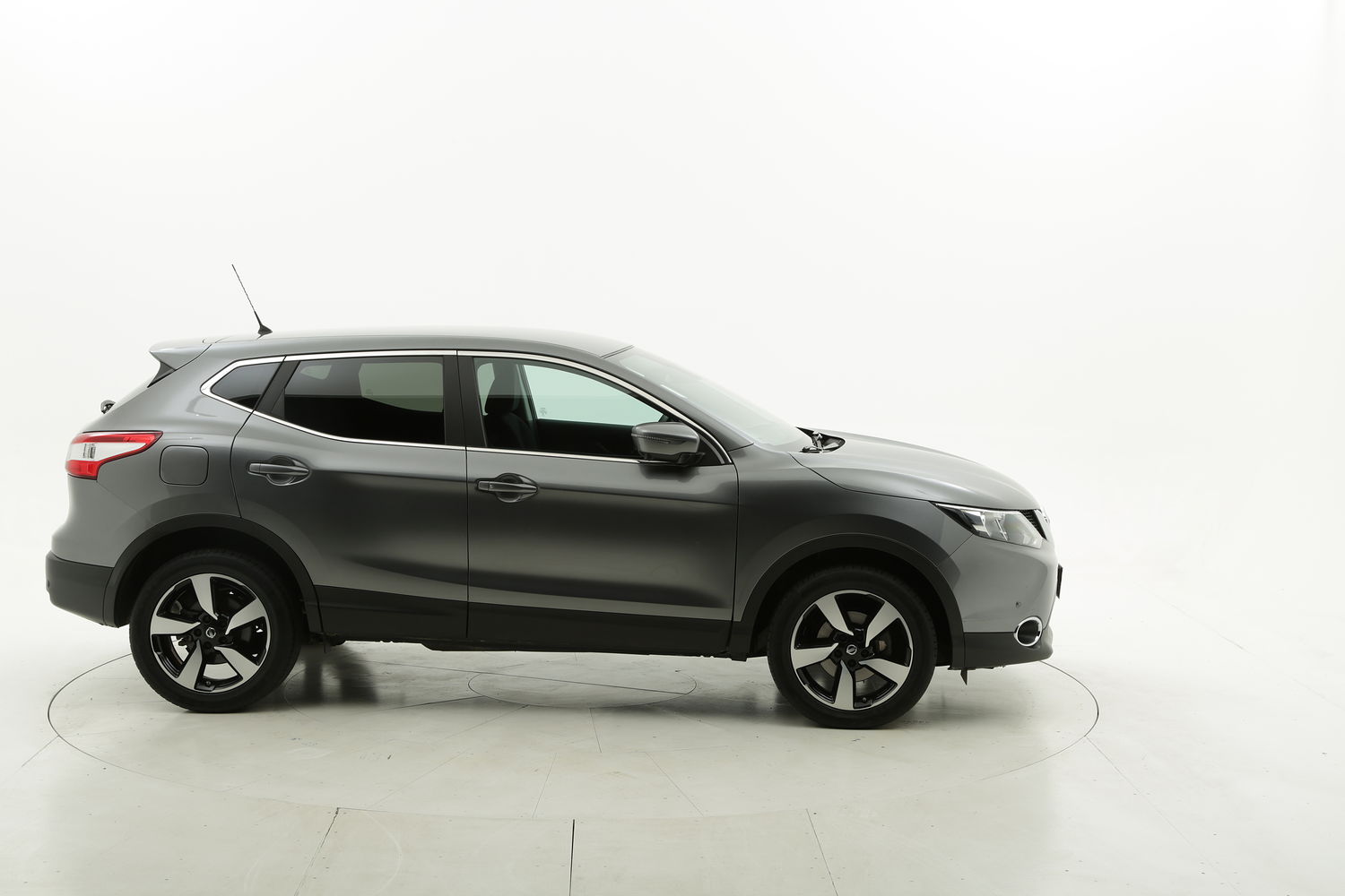 Nissan Qashqai usata del 2015 con 48.684 km