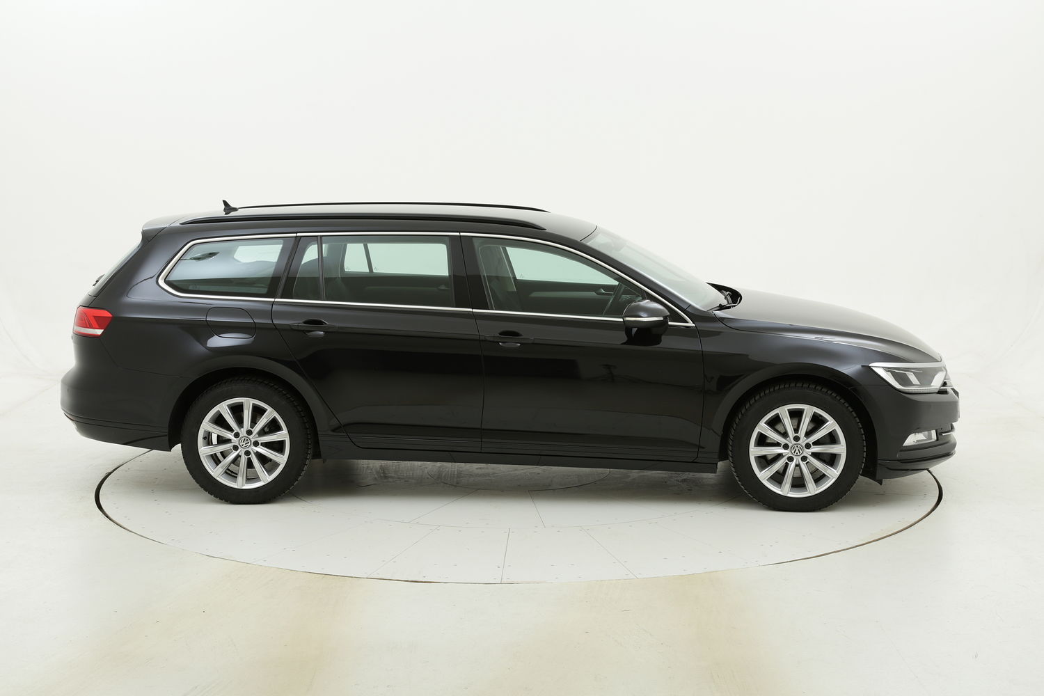 Volkswagen Passat Variant Business usata del 2017 con 110.877 km