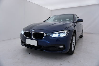 Visione frontale di BMW Serie 3