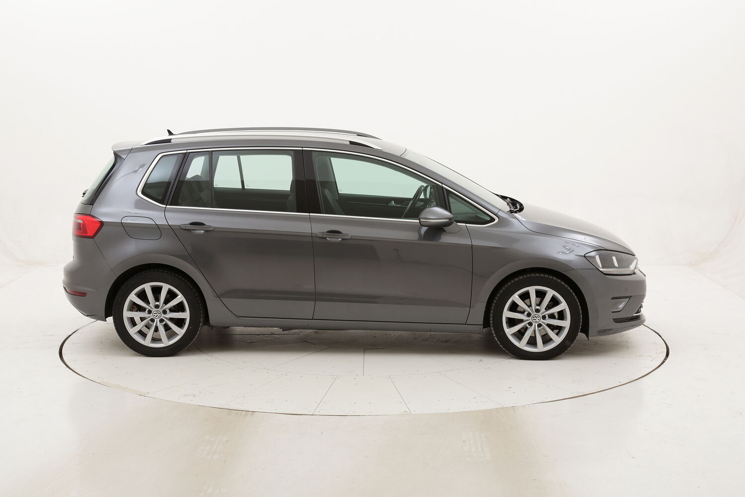 Volkswagen Golf Executive DSG usata del 2017 con 127.557 km