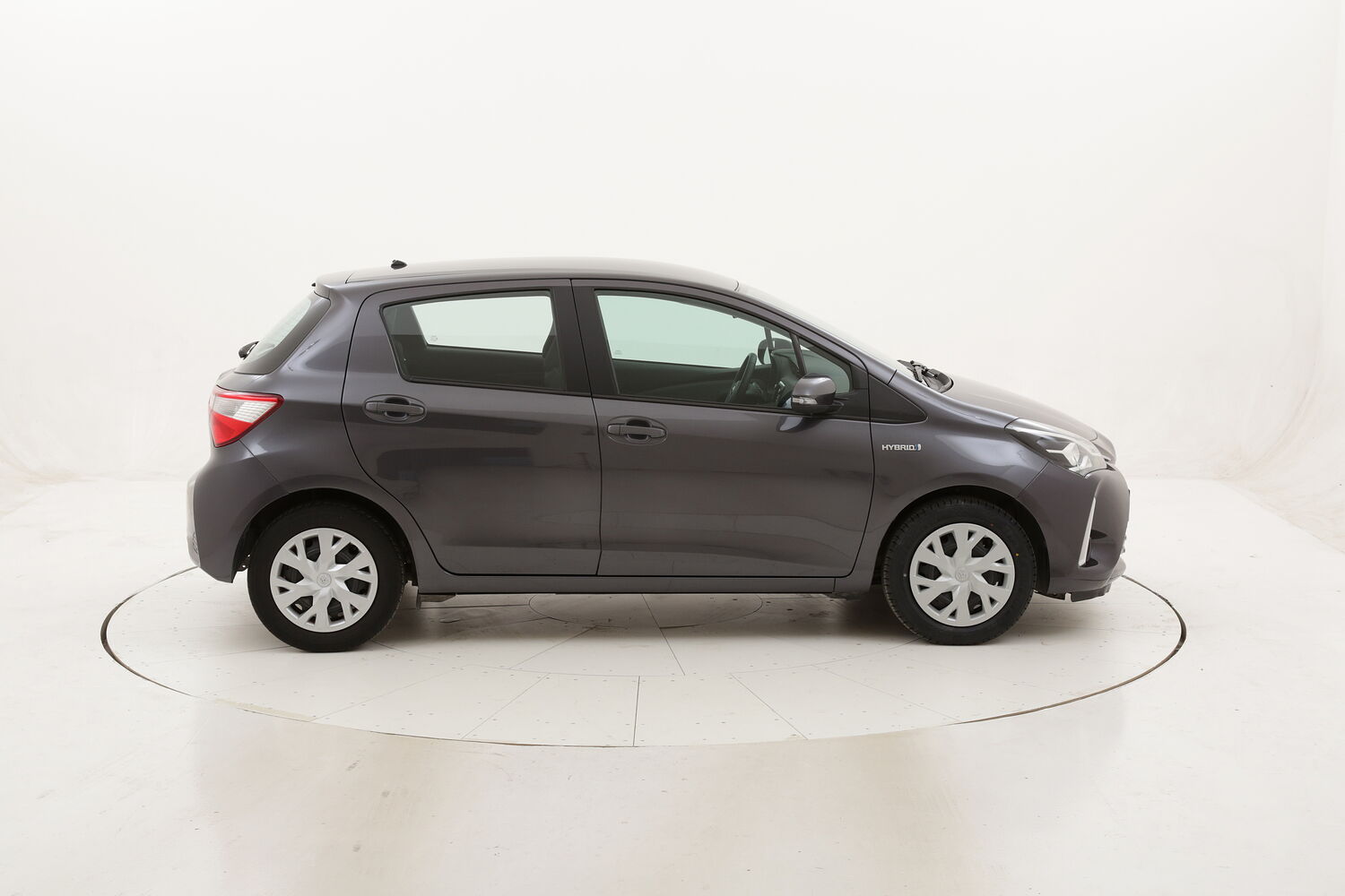 Toyota Yaris Hybrid Business usata del 2018 con 30.273 km
