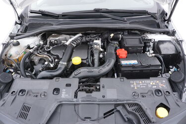 Renault Clio Vano motore Vano motore di Renault Clio