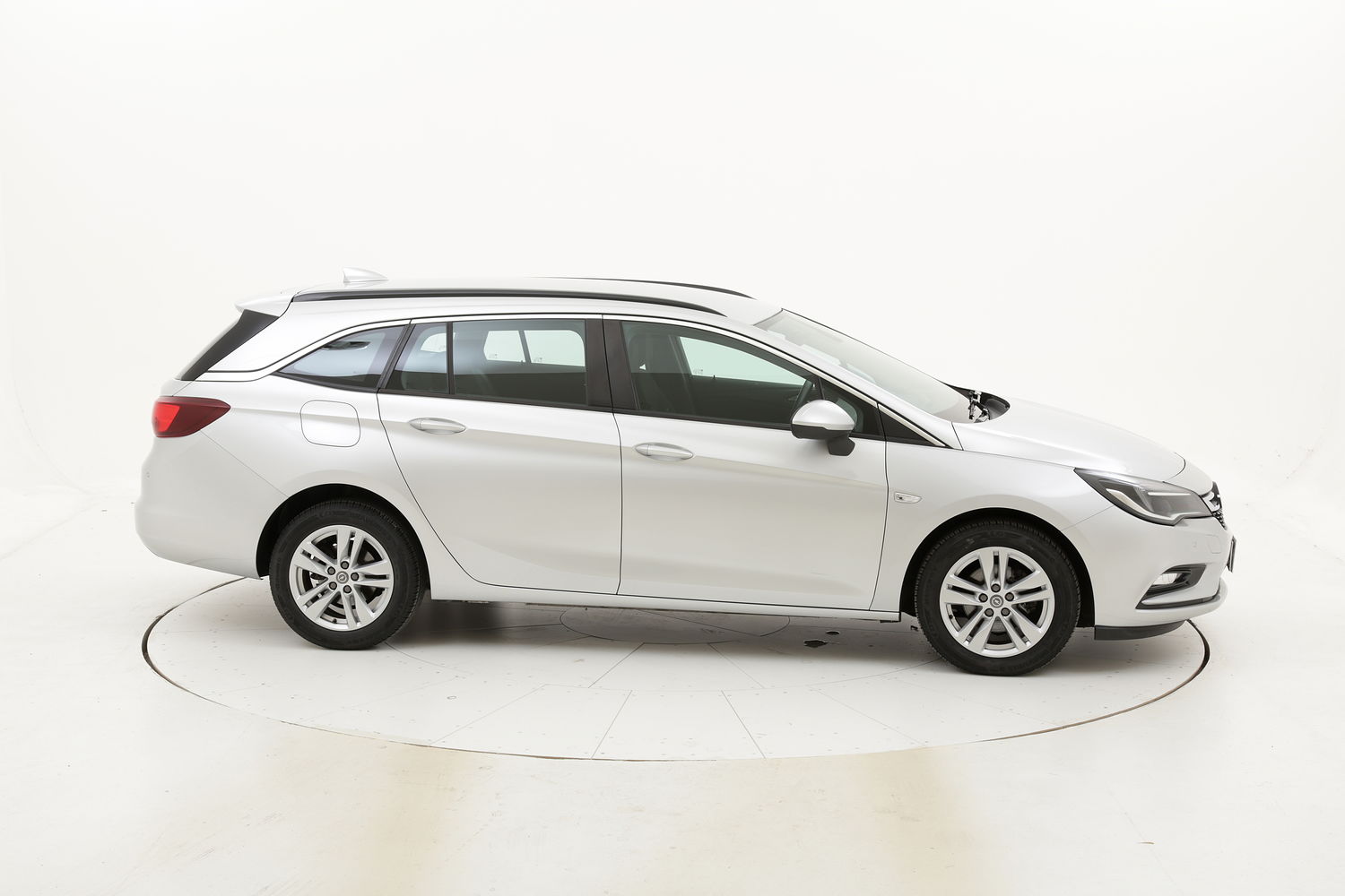 Opel Astra usata del 2017 con 124.395 km