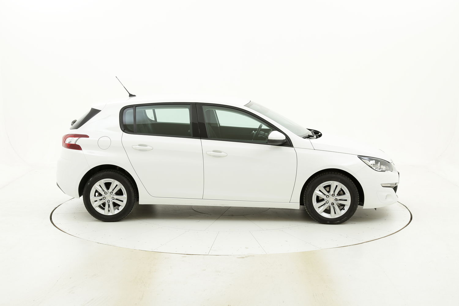 Peugeot 308 usata del 2017 con 118.441 km