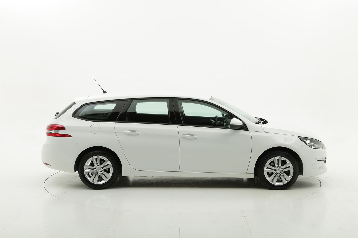 Peugeot 308 usata del 2014 con 108.598 km