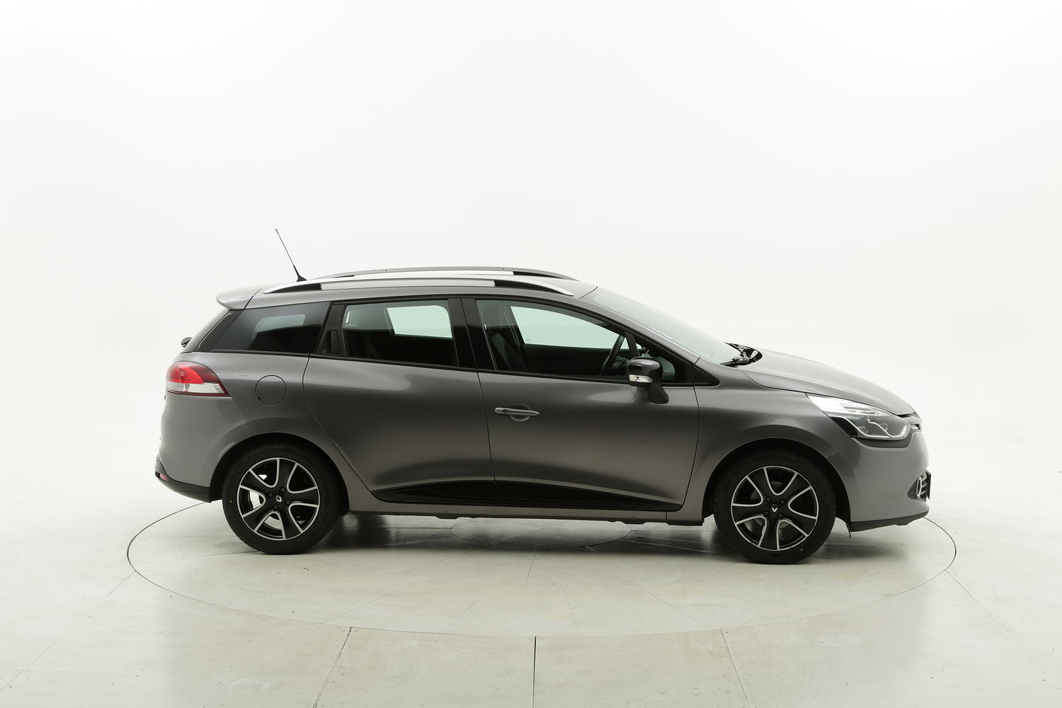 Renault Clio usata del 2015 con 120.308 km