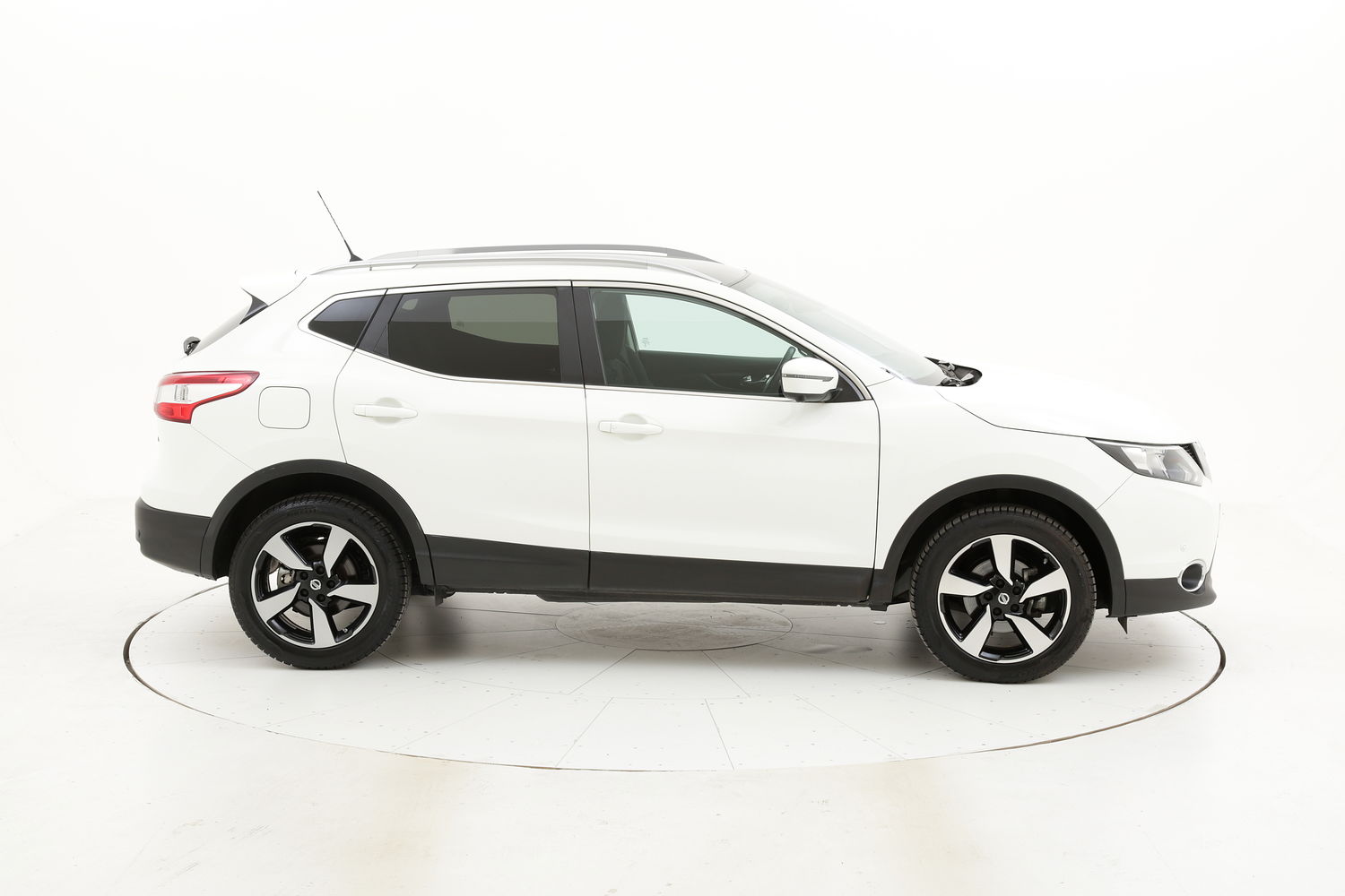 Nissan Qashqai usata del 2016 con 74.077 km