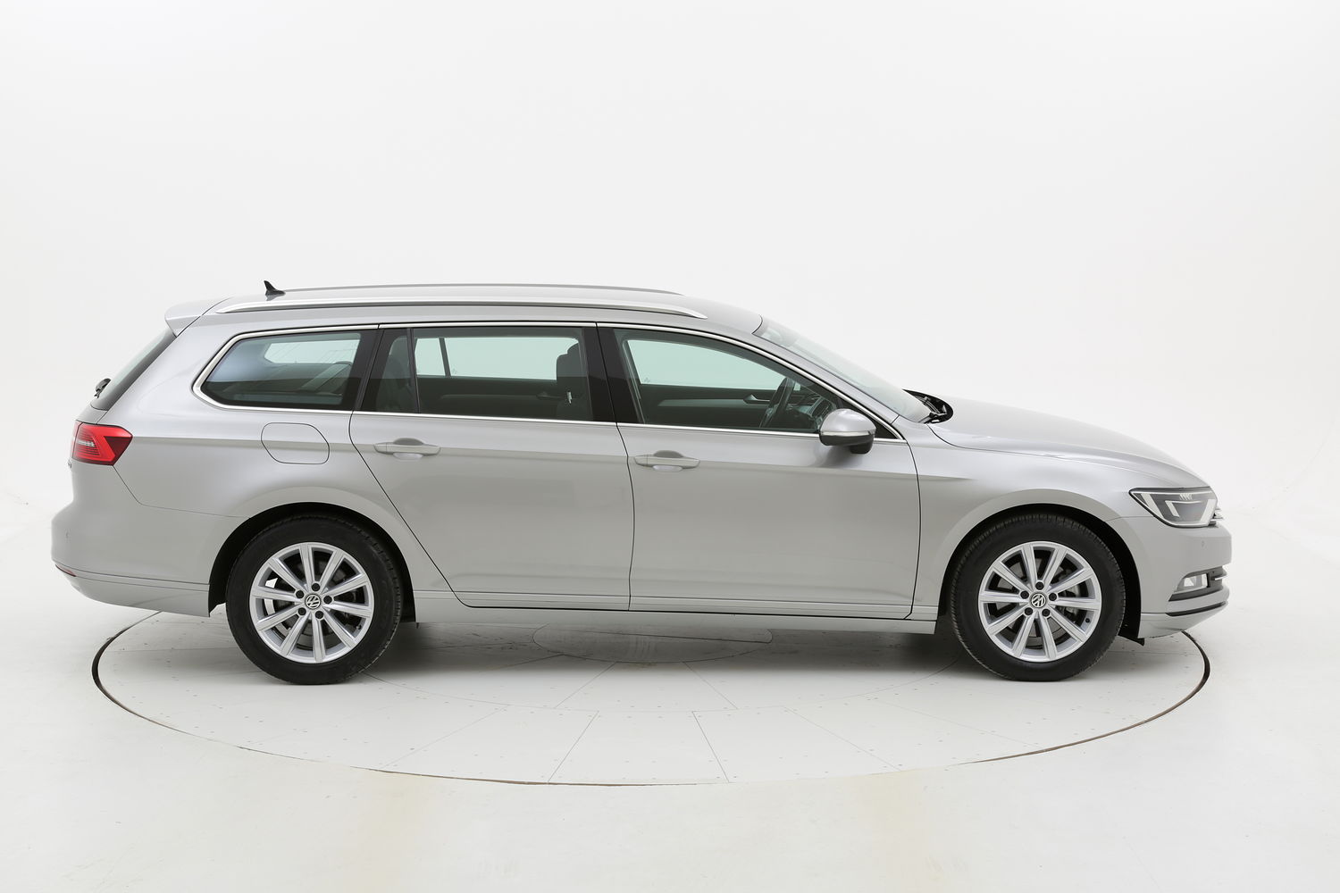 Volkswagen Passat usata del 2015 con 127.319 km