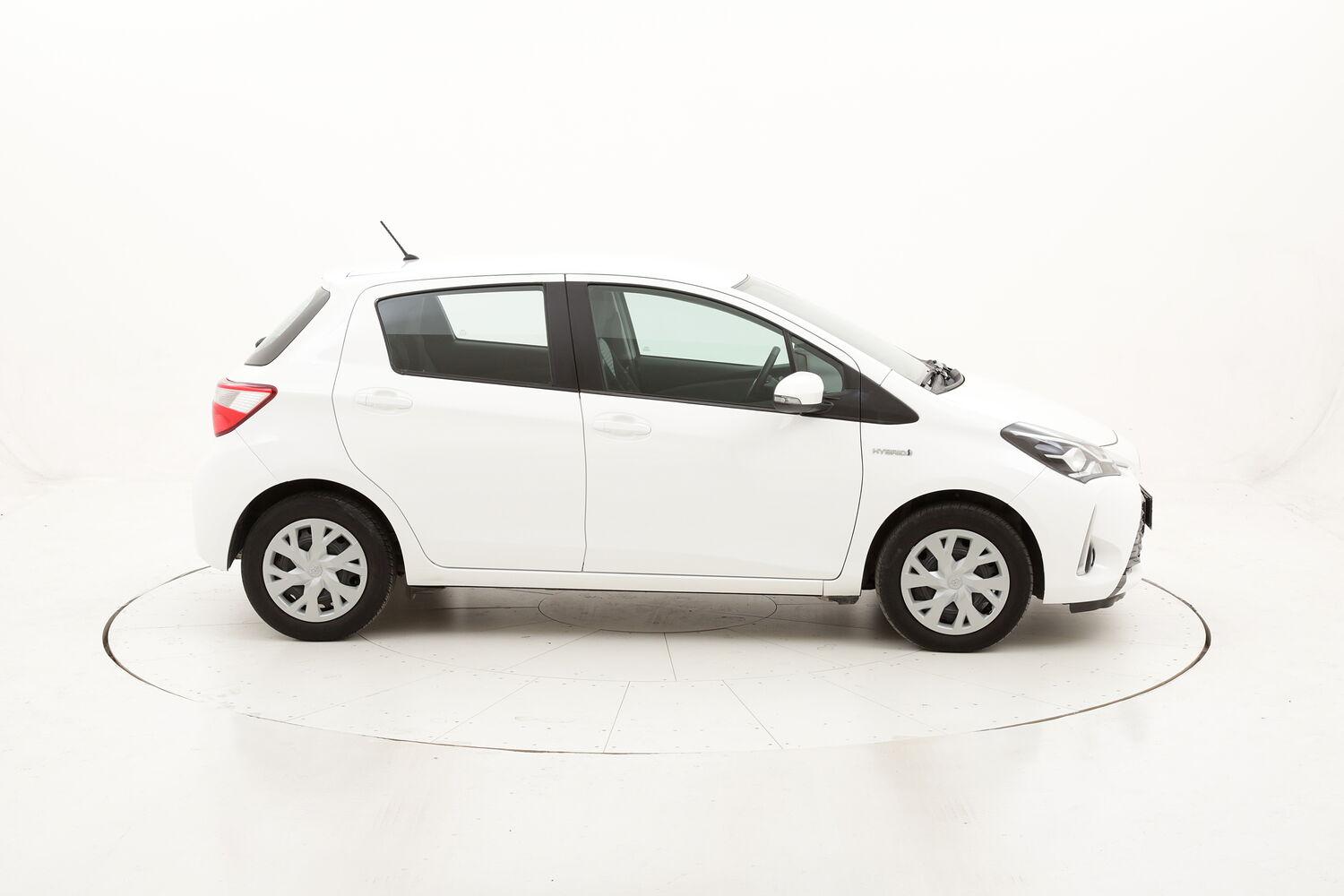 Toyota Yaris Hybrid Business usata del 2018 con 29.787 km