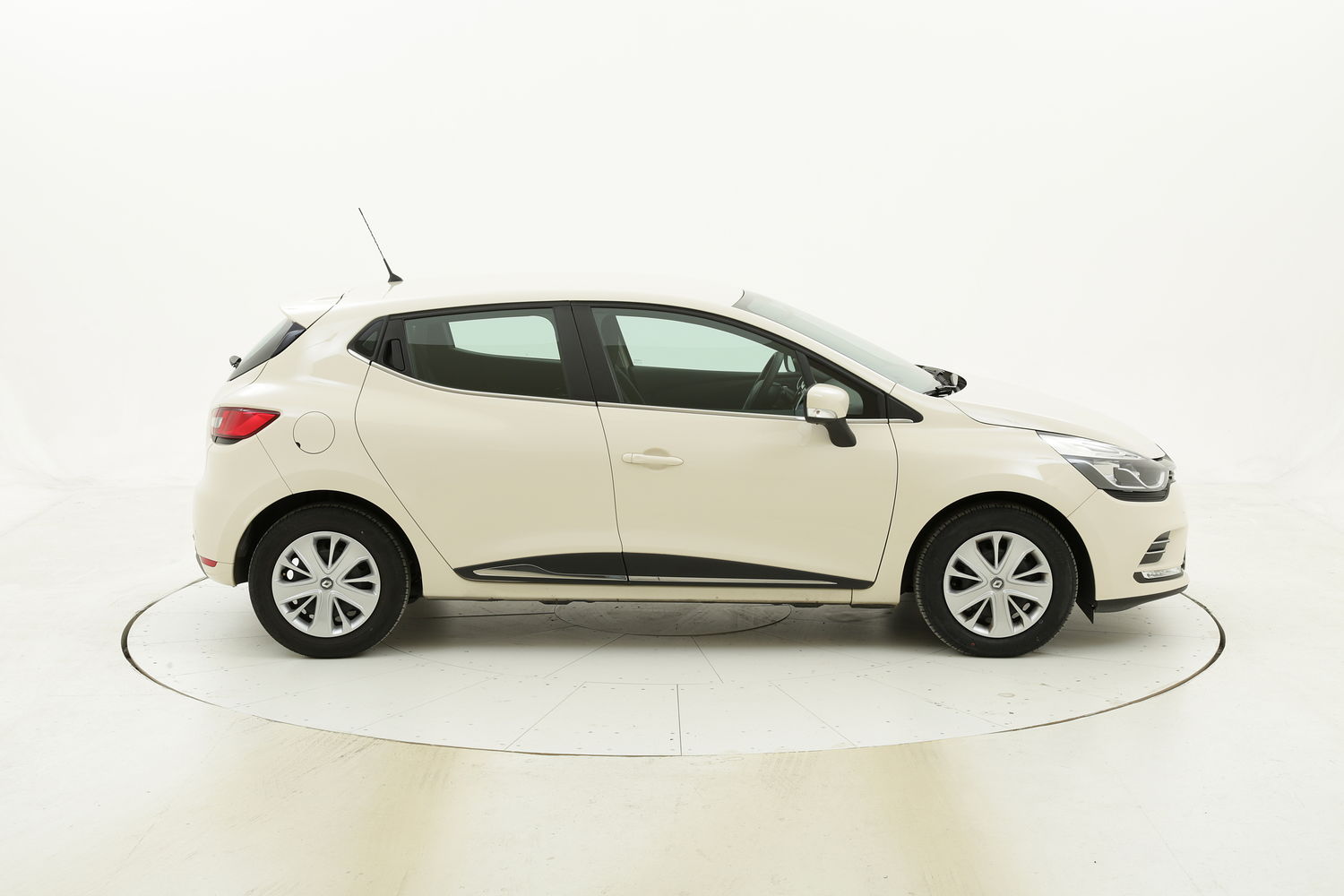 Renault Clio usata del 2017 con 51.379 km