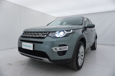 Visione frontale di Land Rover Discovery Sport