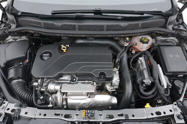 Vano motore di Opel Astra