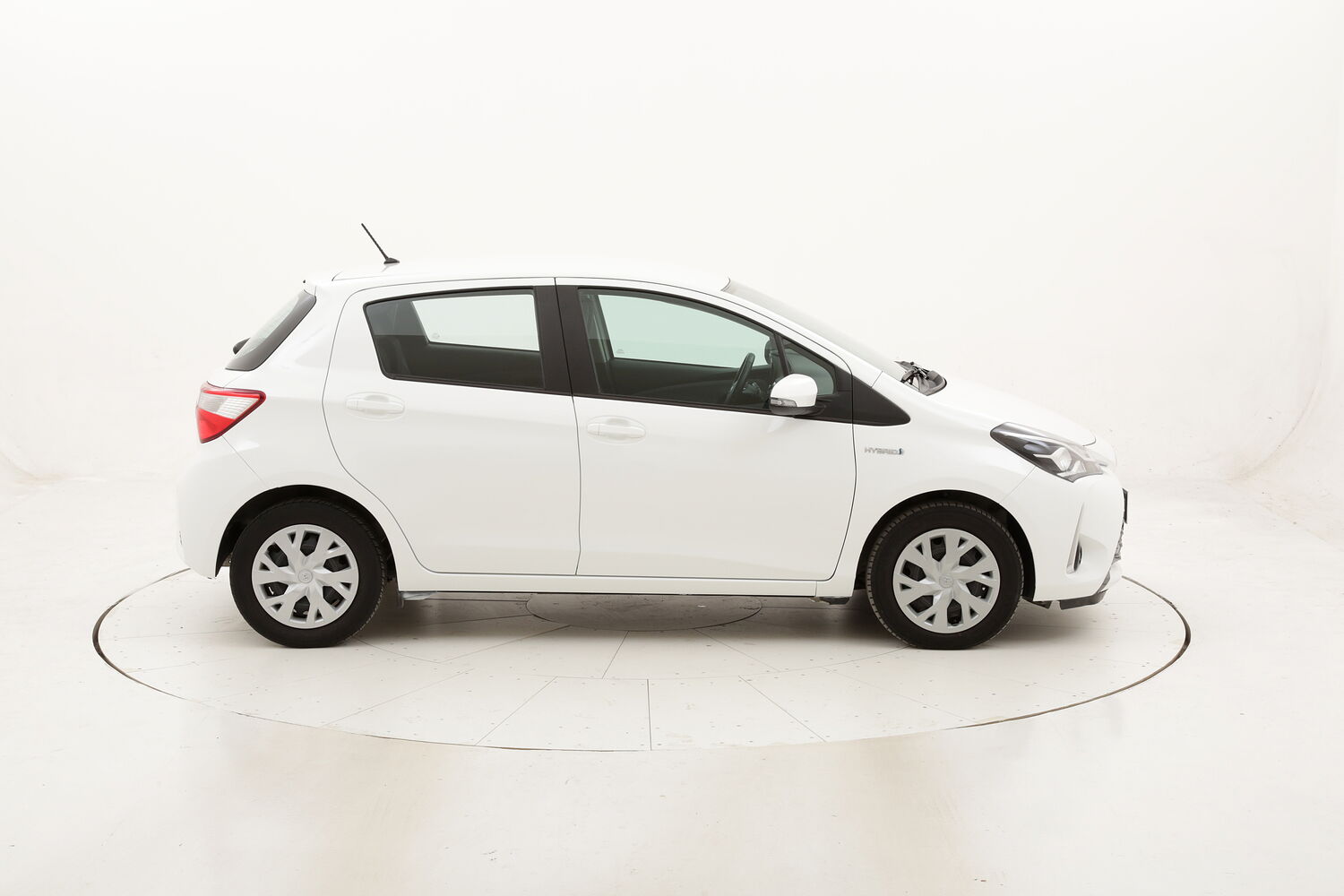 Toyota Yaris Hybrid Business usata del 2018 con 56.529 km