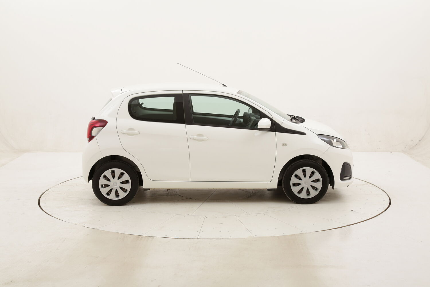 Peugeot 108 Active usata del 2014 con 91.079 km