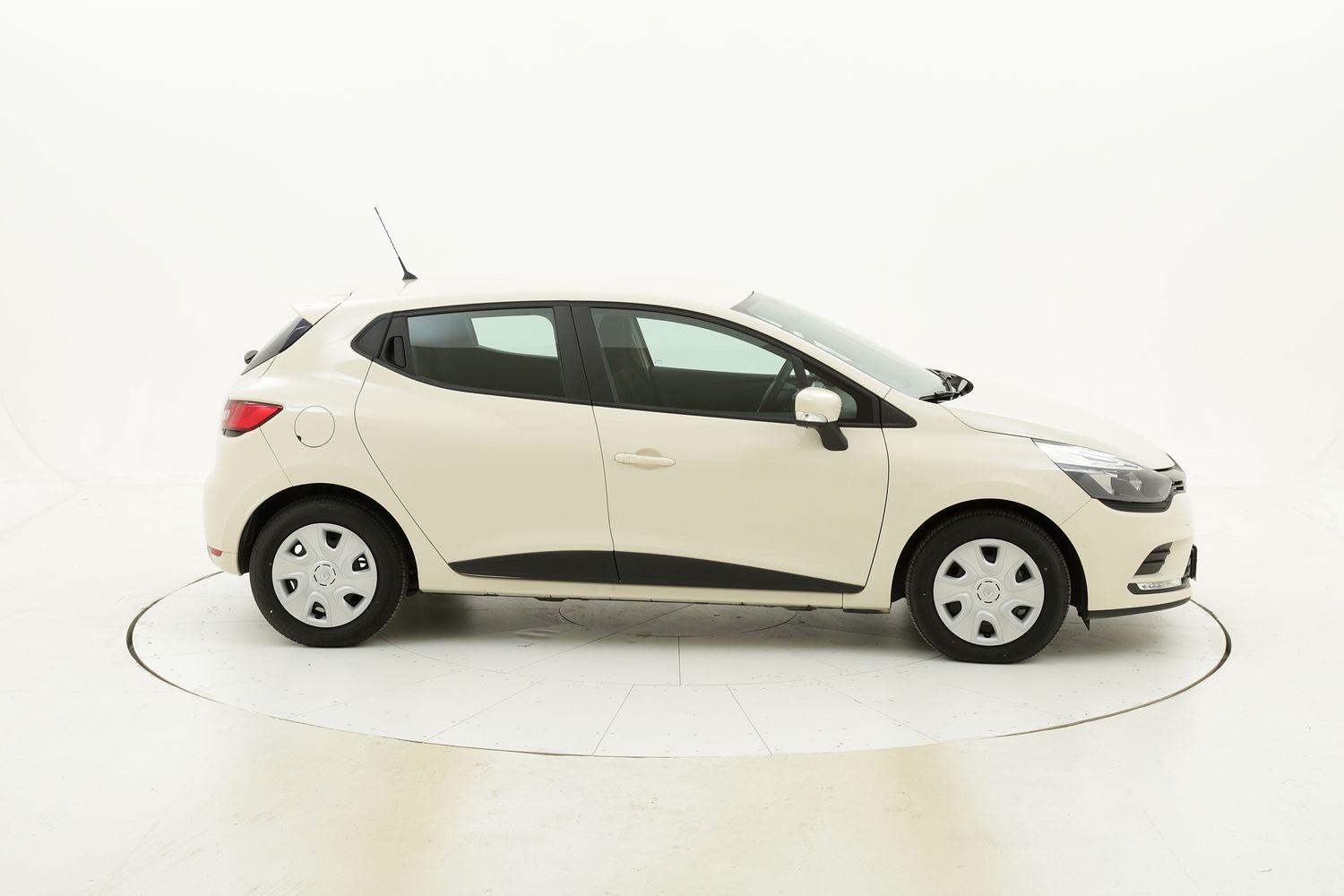 Renault Clio usata del 2017 con 42 km