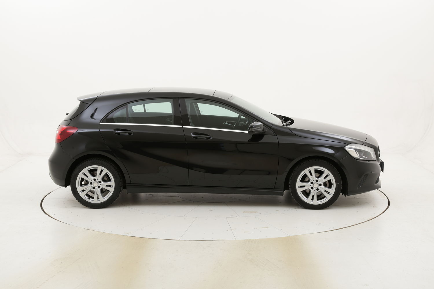 Mercedes Classe A 180d Business Aut. usata del 2017 con 64.184 km