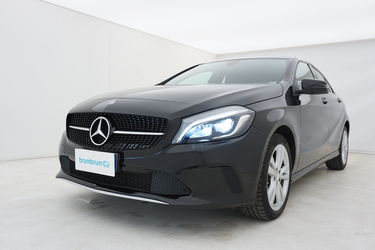 Mercedes Classe A Da un'altra prospettiva Mercedes Classe A Da un'altra prospettiva