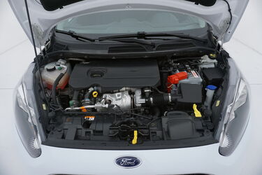 Ford Fiesta Vano motore Vano motore di Ford Fiesta