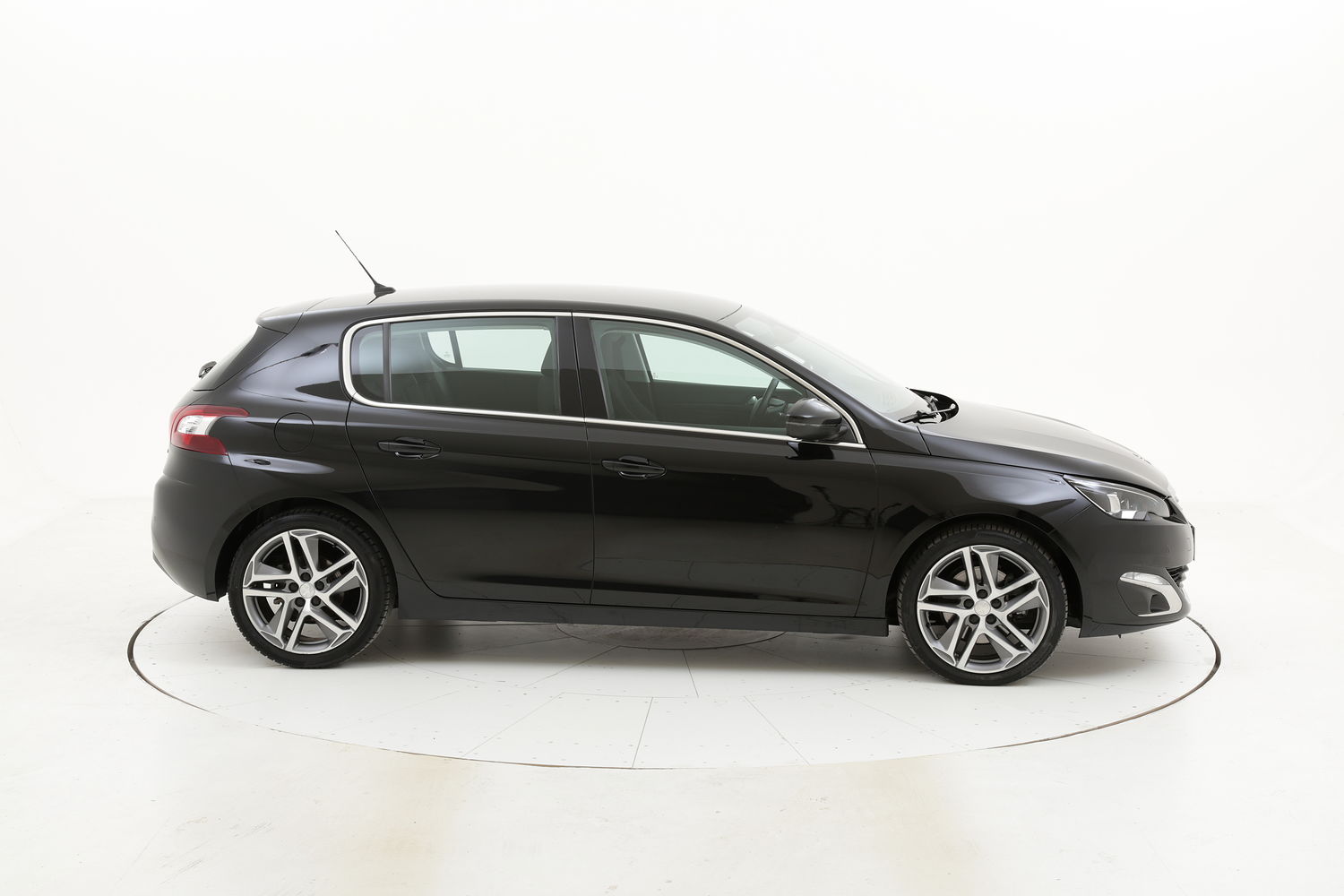 Peugeot 308 usata del 2015 con 98.125 km