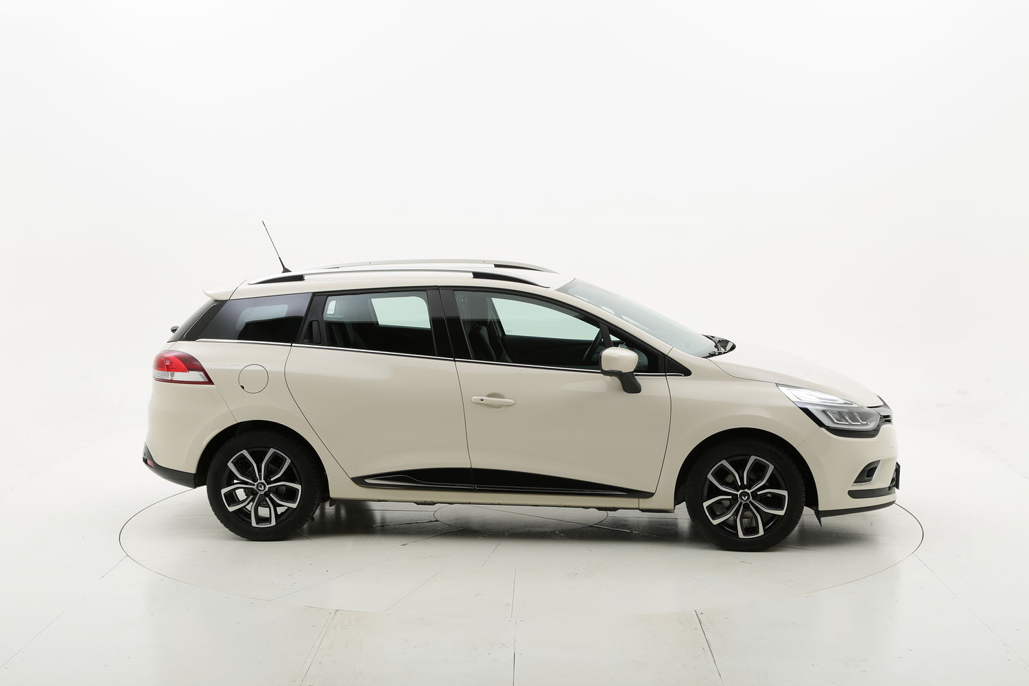 Renault Clio usata del 2017 con 54.152 km