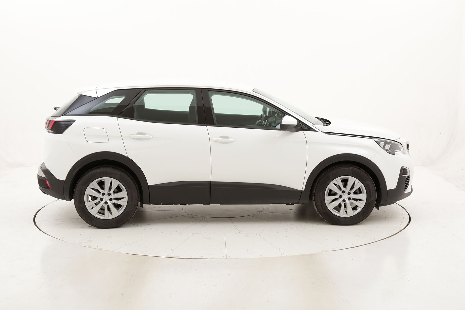 Peugeot 3008 Business EAT8 usata del 2018 con 67.871 km