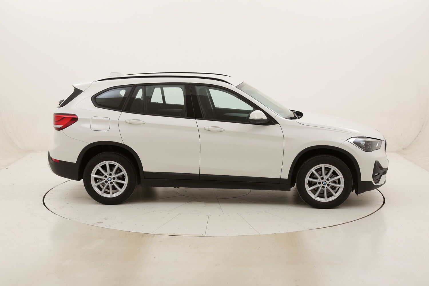 BMW X1 16d sDrive Busines usata del 2019 con 28.793 km
