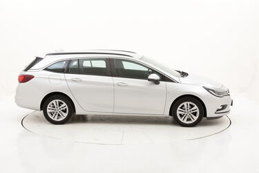 Opel Astra ST Business usata del 2017 con 58.674 km