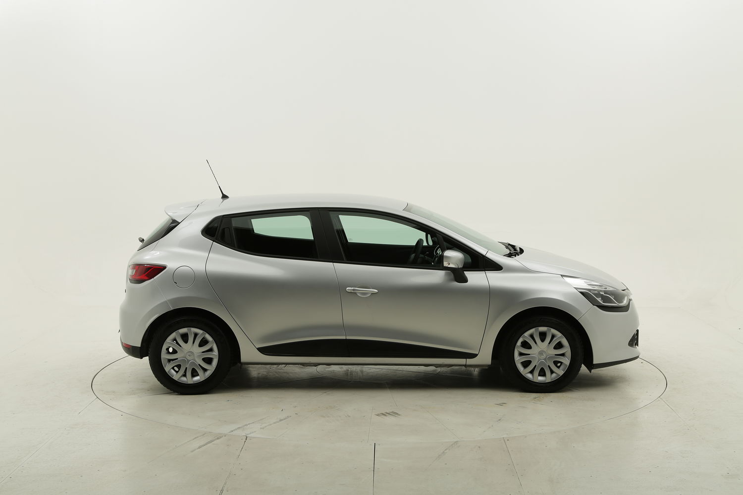 Renault Clio usata del 2015 con 49.144 km