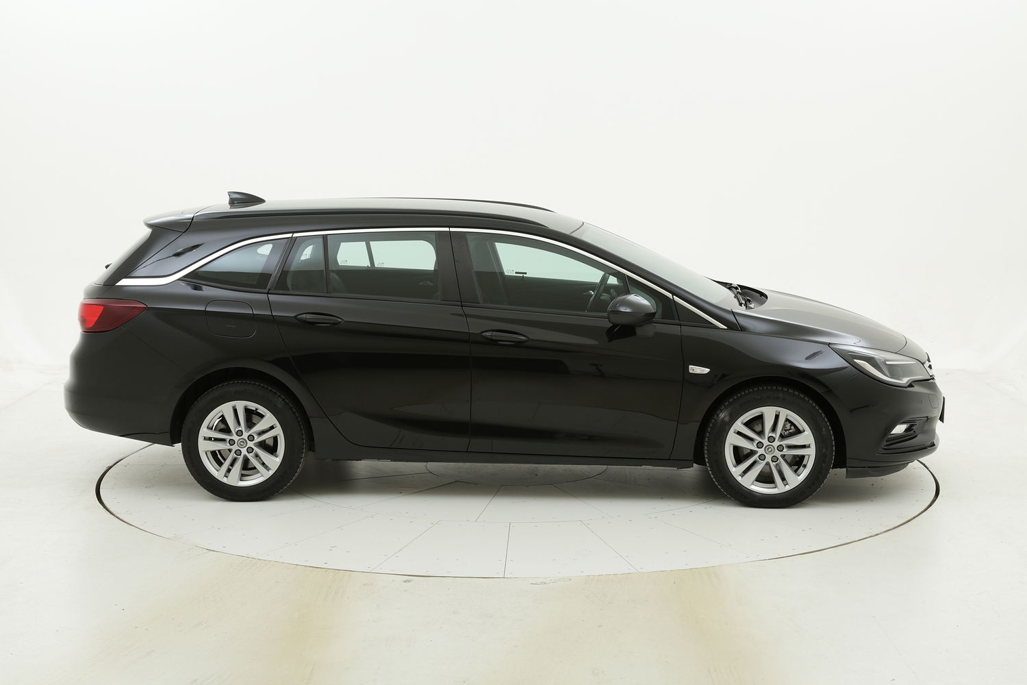 Opel Astra usata del 2017 con 120.280 km