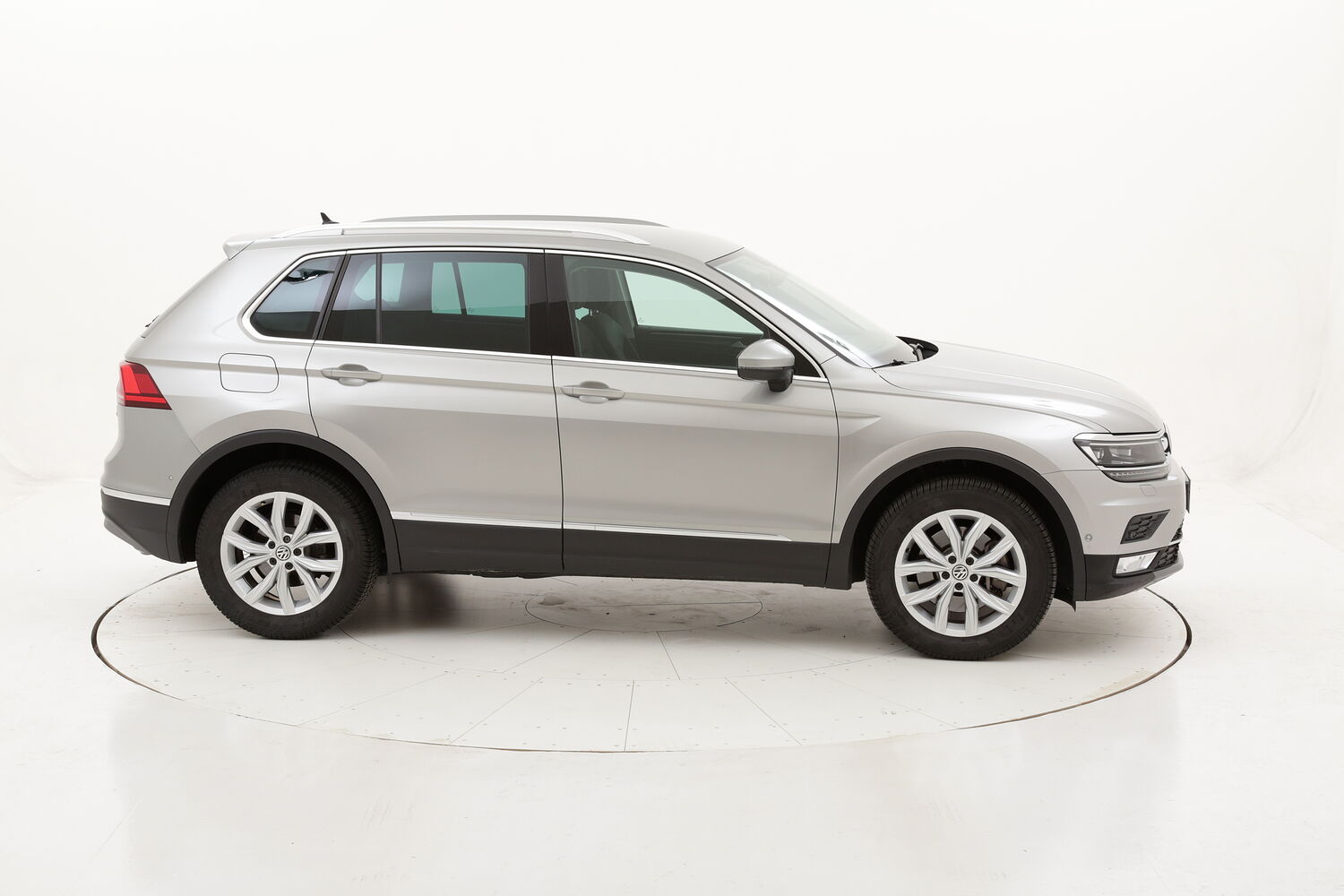 Volkswagen Tiguan Executive 4MOTION DSG usata del 2017 con 117.464 km