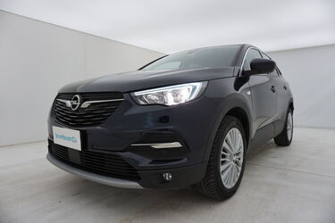 Opel Grandland X Visione frontale Visione frontale di Opel Grandland X