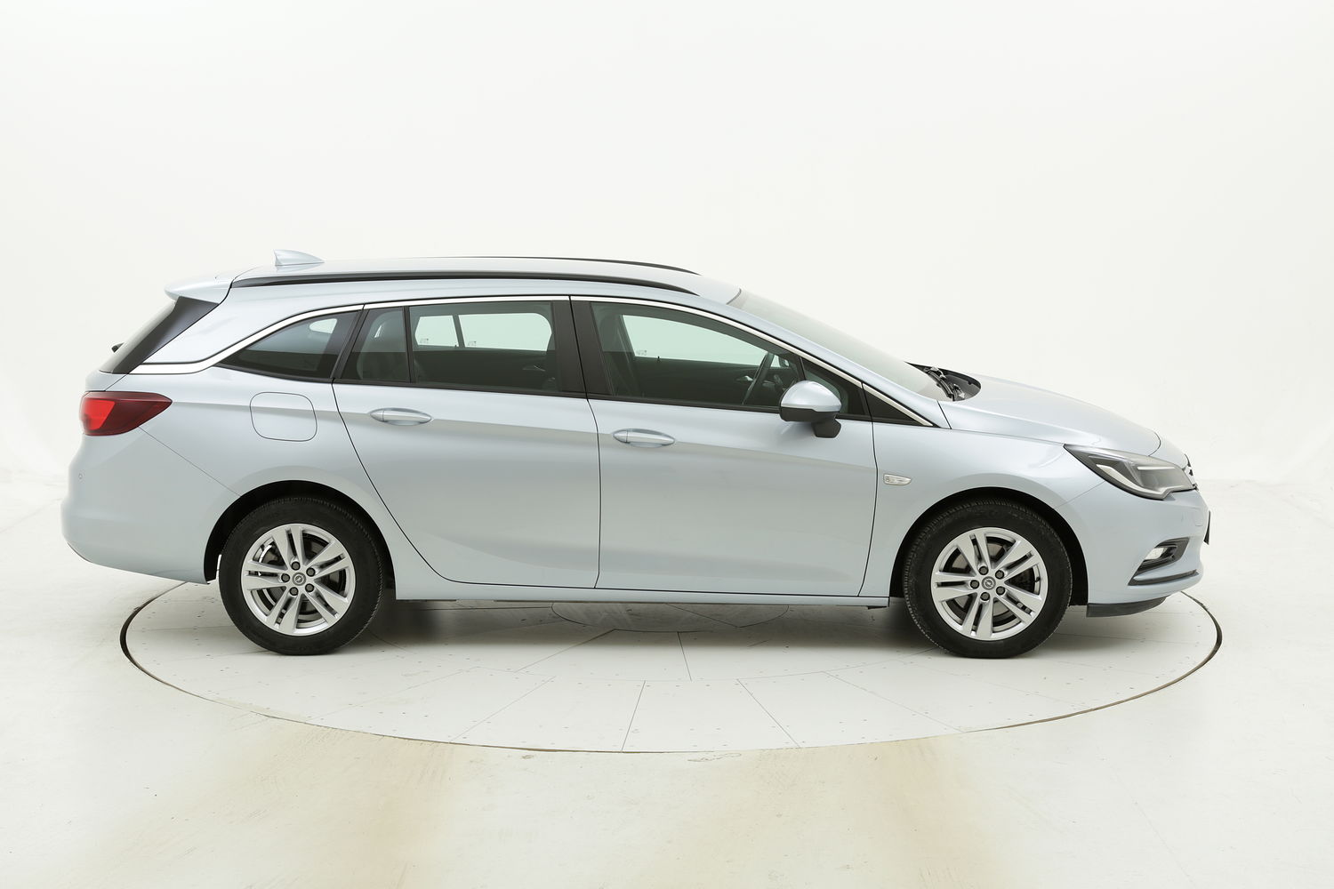 Opel Astra ST Business Aut. usata del 2017 con 118.749 km
