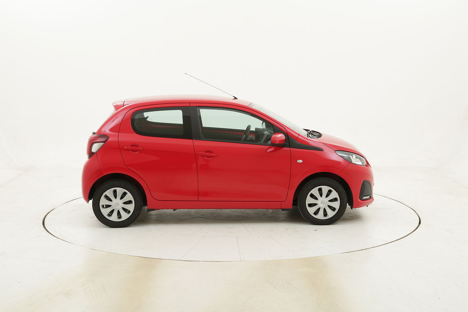 Peugeot 108 Active usata del 2015 con 26.096 km