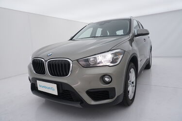 BMW X1 Visione frontale Visione frontale di BMW X1