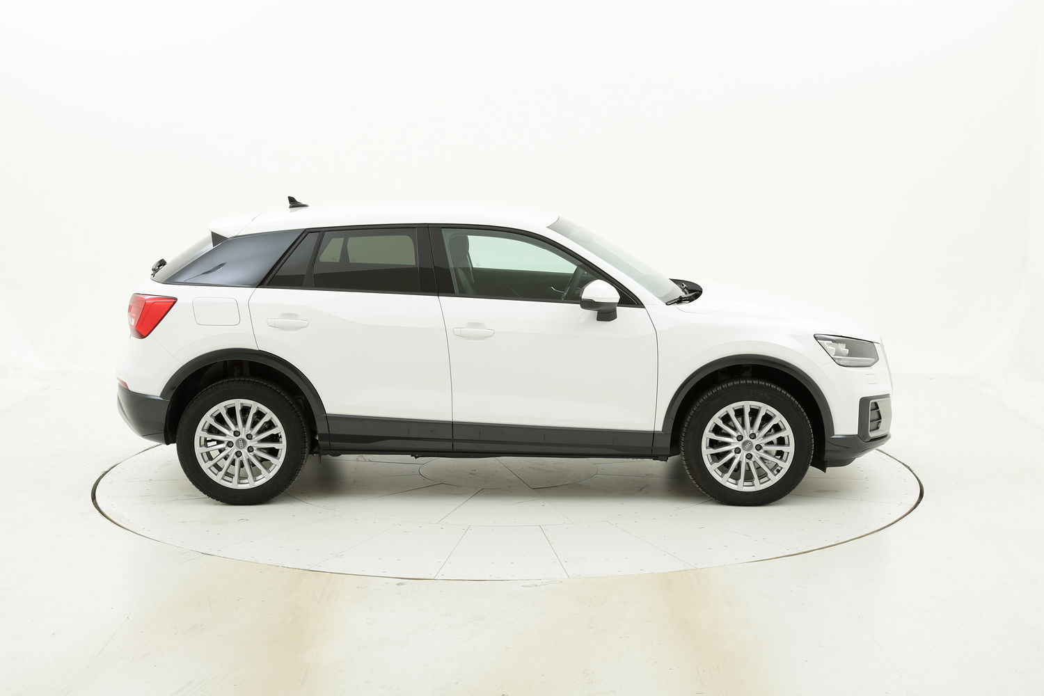 Audi Q2 Business S-tronic Design km 0 diesel bianca