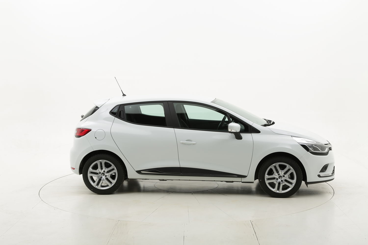 Renault Clio Zen km 0 benzina bianca