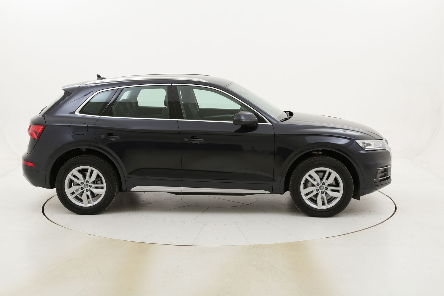 Audi Q5 Business quattro S tronic km 0 ibrido benzina blu