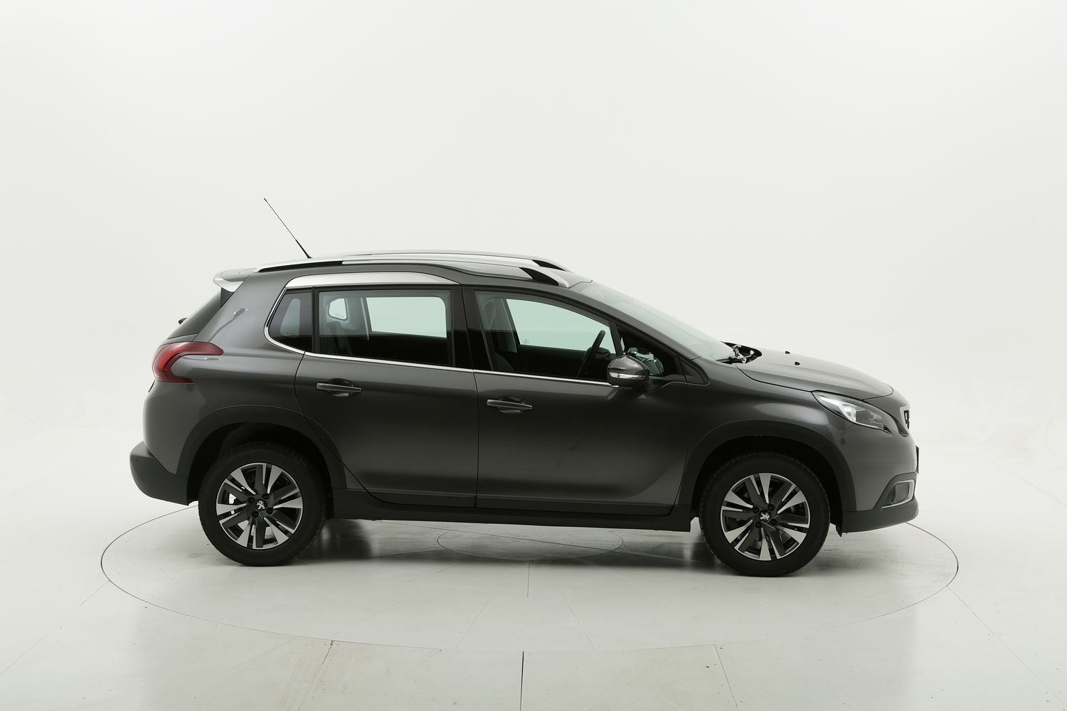Peugeot 2008 Allure km 0 diesel grigia