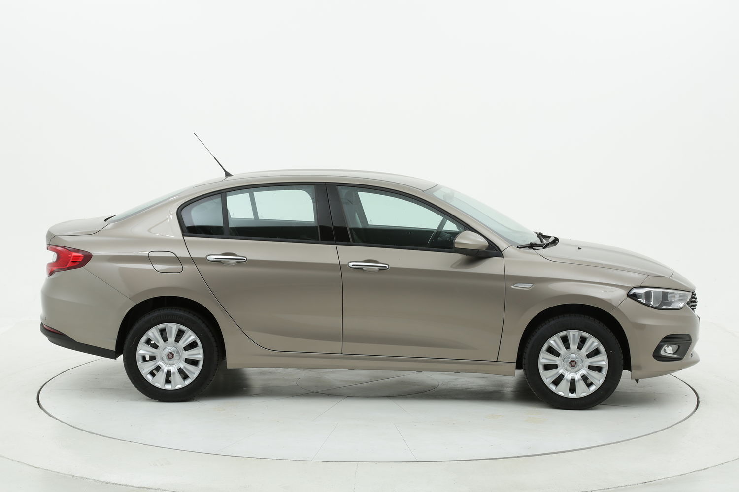 Fiat Tipo Easy km 0 benzina marrone