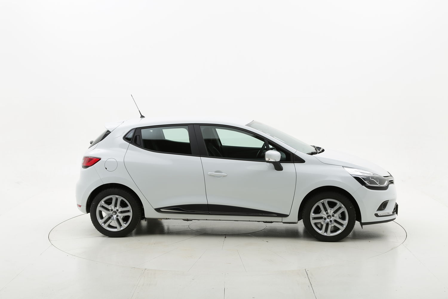 Renault Clio Zen km 0 benzina bianca