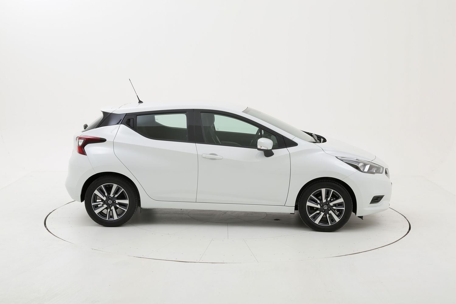 Nissan Micra acenta km 0 diesel bianca