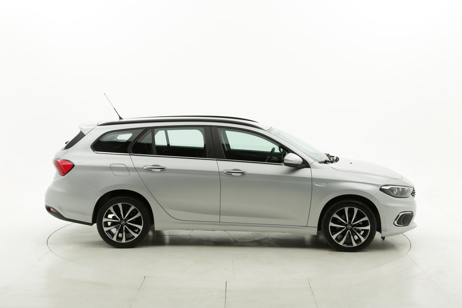 Fiat Tipo diesel argento a noleggio a lungo termine